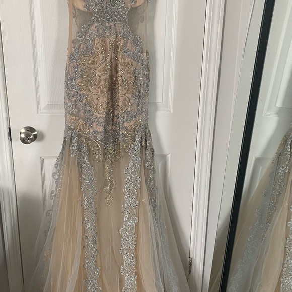 Size 0-2 - Picture 5 of 6